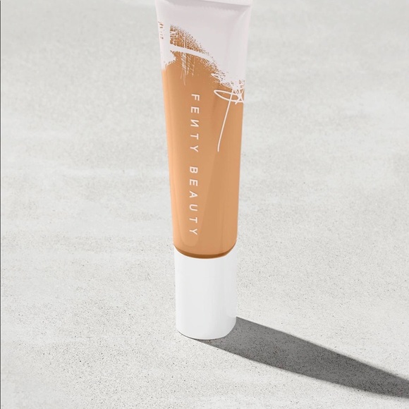 Fenty Pro Filt’r Hydrating Longwear Foundation…. Shade 220 - Picture 1 of 6